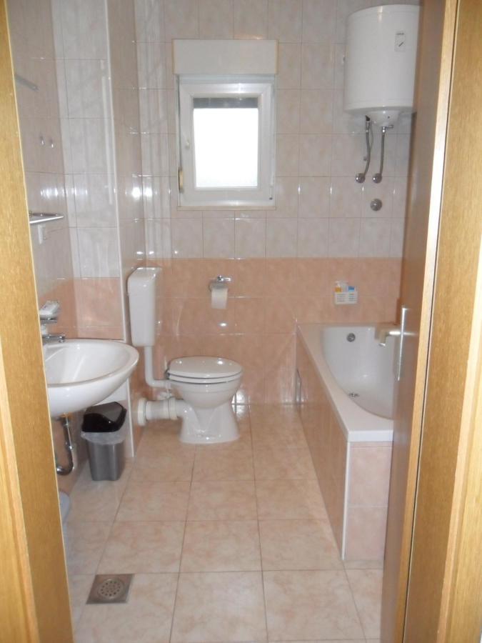 Apartman Ljubica โตรกีร์ ภายนอก รูปภาพ