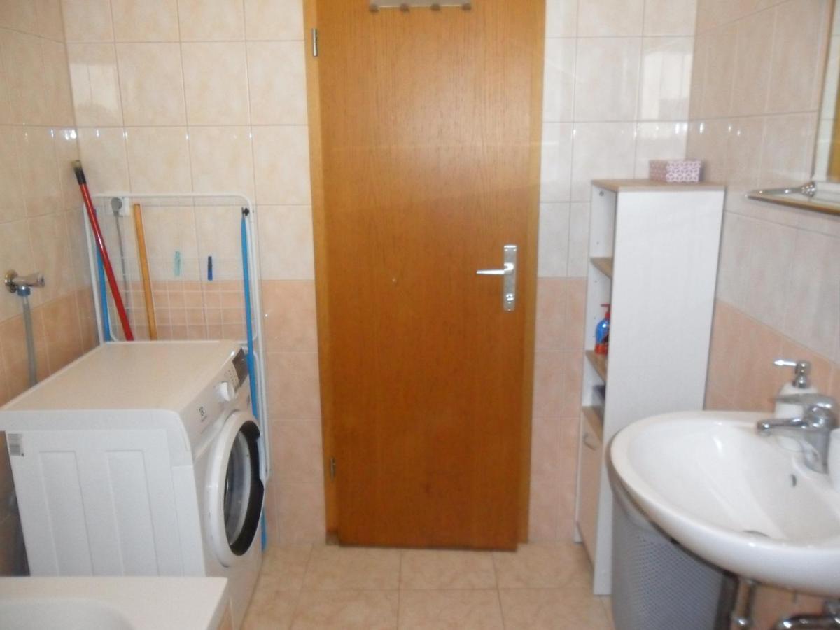 Apartman Ljubica โตรกีร์ ภายนอก รูปภาพ
