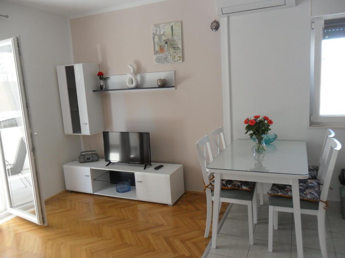 Apartman Ljubica โตรกีร์ ภายนอก รูปภาพ